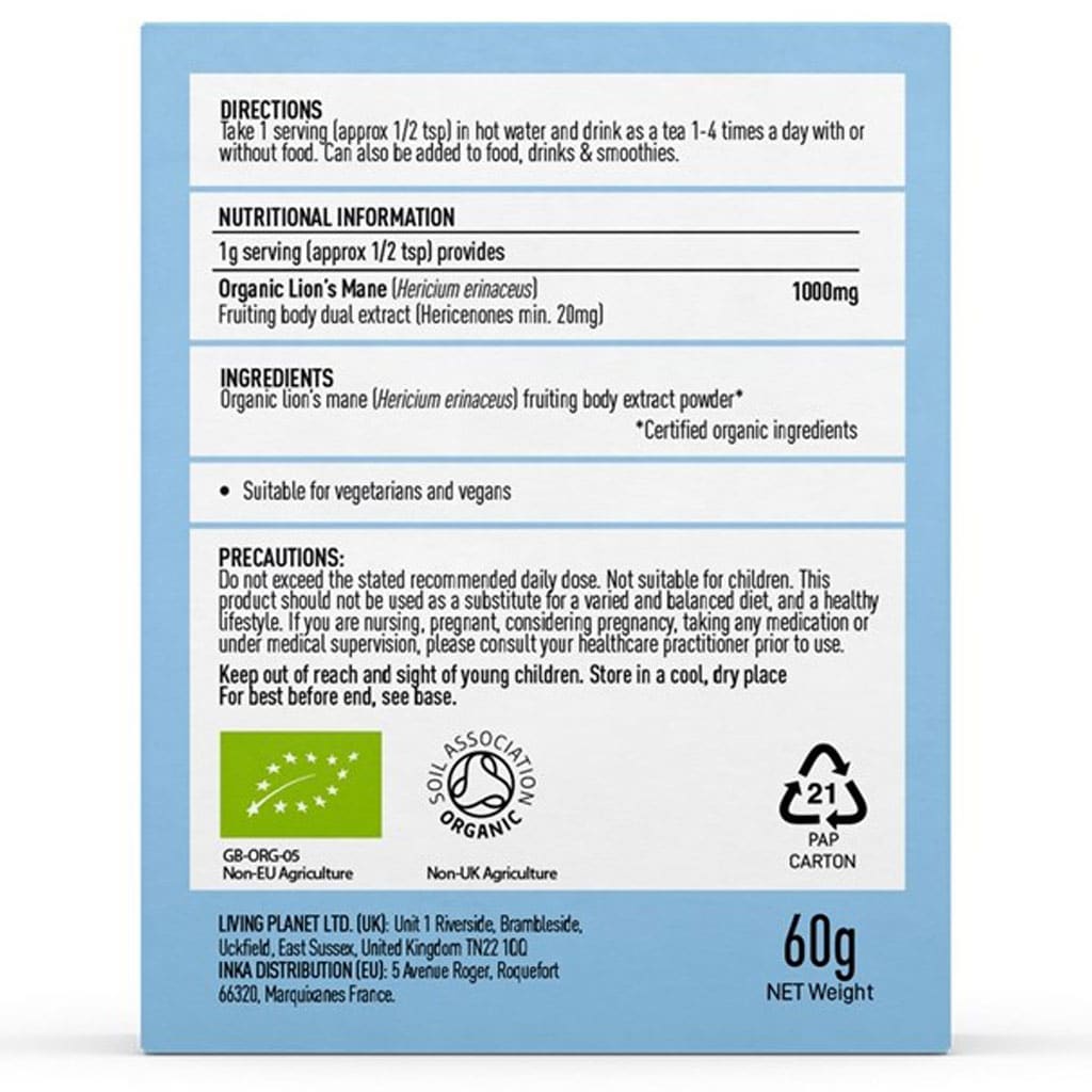 Achterkant van de Mushrooms4Life - Biologische paddenstoel Lion's Mane Poeder (60 gram) blauwe supplementendoos met daarop de gebruiksaanwijzing, voedingsinformatie, ingrediëntenlijst, voorzorgsmaatregelen, biologische certificeringslogo's en gegevens van de fabrikant.